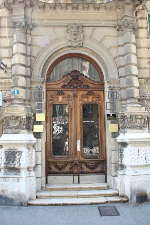 Cozy Apartment In Center Of Rijeka Bagian luar foto